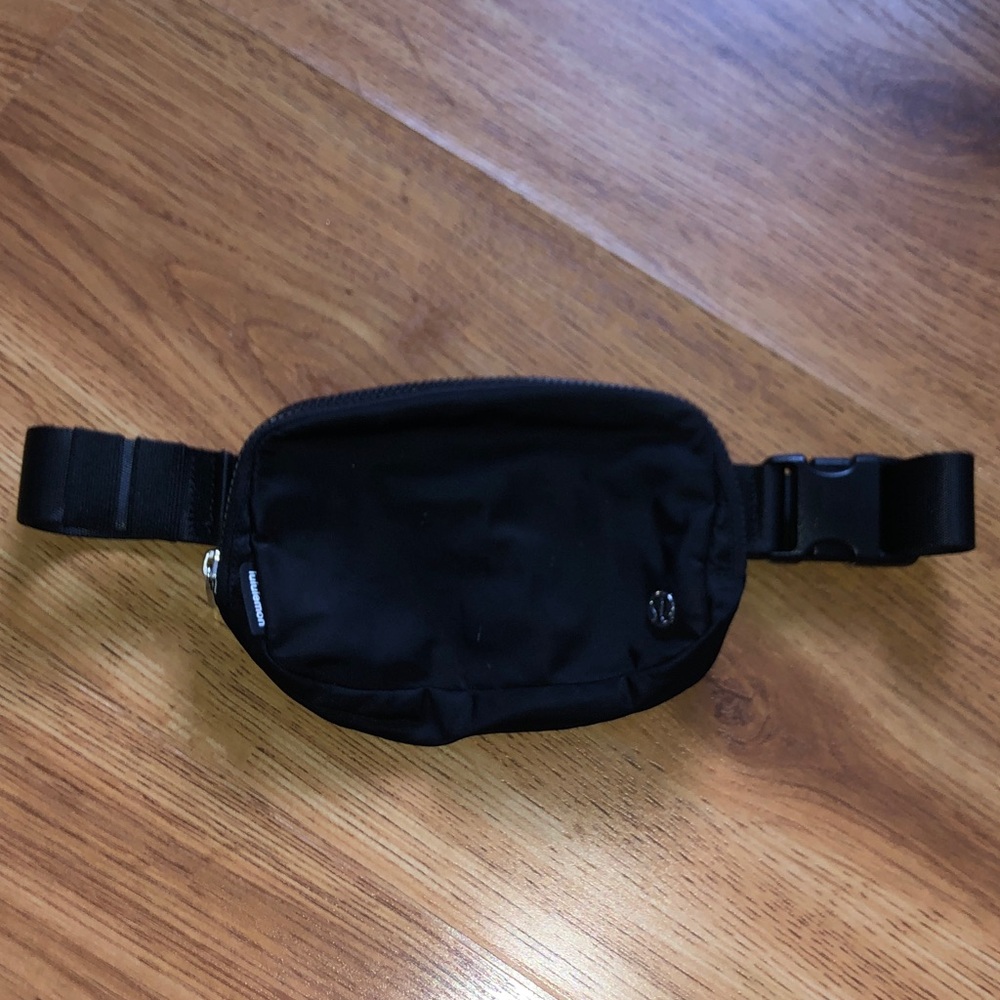 Lululemon Everyday Belt Bag Black Crossbody Waist Pack